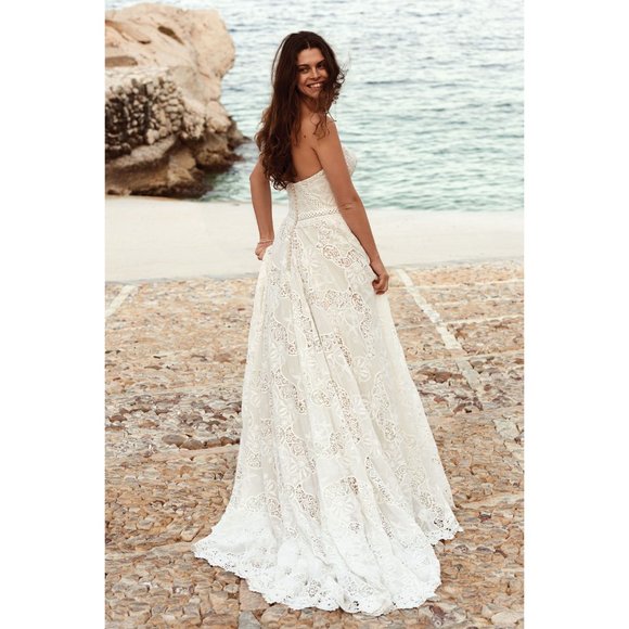 Lillian West 66115 Sample Wedding Gown Size 14 - Picture 5 of 11